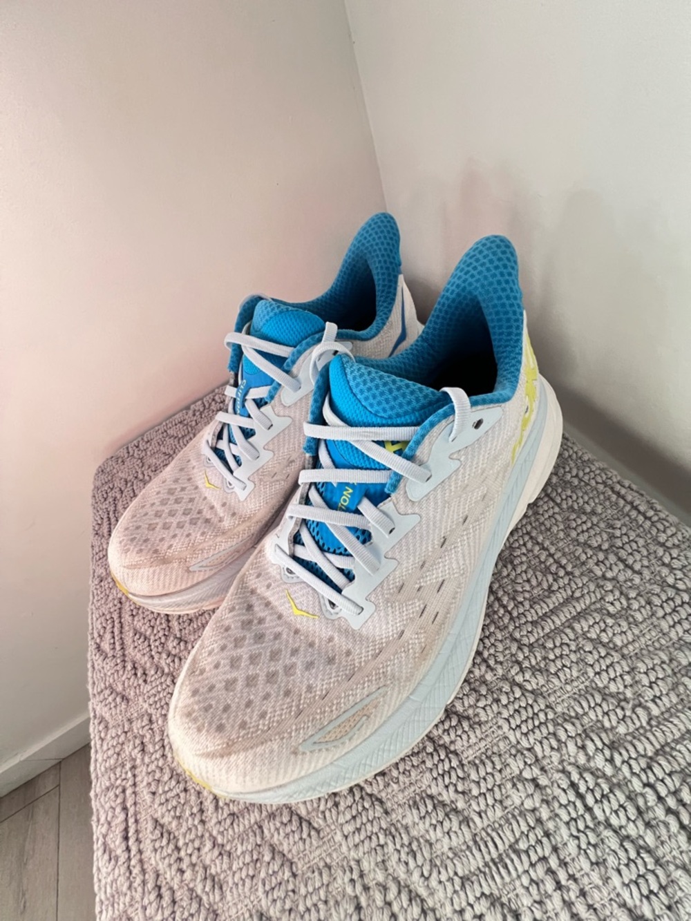 Hoka One One Clifton 9 Wide Ice Water Evening Primrose Sneakers Knit Lace Up